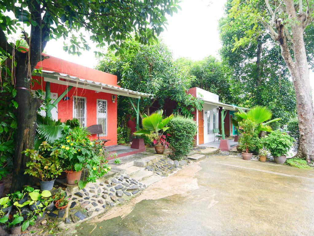 Forest Bungalows & Mama'S Restaurant Chalong Exterior photo